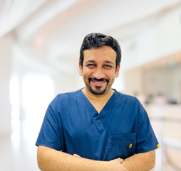 د/ايمن محمد الحمصي - اخصائي تقويم الاسنان